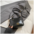 Sac seau noir brillant avec inscription dorée COIN '2DH' et bandoulière réglable - Noir sans Pendentif