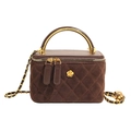 Borsa trapuntata in camoscio marrone scuro con logo camelia oro e manico in metallo - Caffè Grande / Grande