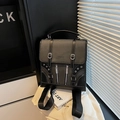 Sac à dos rétro gris foncé et noir avec boucles métalliques et bretelles en nylon - Noir