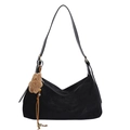 Borsa baguette in pelle scamosciata nera opaca con ciondolo di peluche marrone e tracolla - Ciondolo a stella incluso / Nero