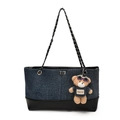 Borsa tote in denim blu e pelle nera a contrasto con catena e ciondolo a orsetto - Con Ciondolo a Orso / Blu/Nero
