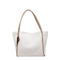 Sac fourre-tout tissé blanc avec lanières en cuir marron et breloque perlée élégante - Avec Pendentif / Blanc Cassé
