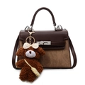 Elegante braune Kelly-Handtasche mit süßem Plüschbären-Schlüsselanhänger - Braun