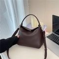 Sac à main en cuir marron foncé avec grain de litchi et bandoulière amovible - Marron