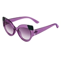 Lunettes de soleil œil-de-chat violettes élégantes avec verres dégradés et accents noirs - Monture Violette / Verres Violets