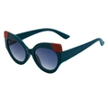 Gafas de sol retro cat-eye verde pavo real con contraste marrón rojizo y lentes degradadas - Montura Verde Lente Gris Azul