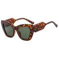 Vintage tortoiseshell cat eye sunglasses with wide temples and dark lenses - Demi C05