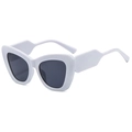 Damen Cat-Eye-Sonnenbrille mit elfenbeinfarbenem Rahmen und dunkelgrauen Gläsern für Streetstyle - Massives Weiß C03