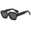 Lunettes de soleil géométriques hexagonales à monture noire et verres gris foncé - Monture Noire Verres Noir Gris