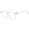 Moderne transparente quadratische Sonnenbrille mit Doppelsteg und Goldakzenten am Bügel - Transparenter Rahmen