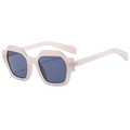 Gafas de sol hexagonales beige de moda para hombres y mujeres con lentes gris oscuro - Blanco Gelatina