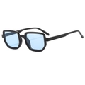 Lunettes de soleil rétro carrées à monture noire avec verres bleu clair et branches épaisses - Monture Noire Verres Bleus