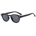 Gafas de sol ovaladas negras vintage con remaches plateados y lentes grises clásicas - Montura Negra Lentes Gris Negro
