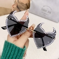 Handheld heart-shaped flame sunglasses with rhinestones and black tinted lenses - Gold Frame Black Grey