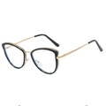 Montatura cat-eye nera e oro con lenti anti luce blu mostrata da un'angolazione di 45 gradi - Nero Opaco