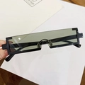 Lunettes de soleil cyberpunk rectangulaires noires avec monture étroite futuriste - Monture Noire Verres Verts