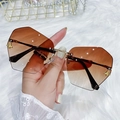 Schicke randlose Sechskant-Sonnenbrille mit braunem Verlauf und goldenen Bienen - Goldrahmen Tee Verlaufs