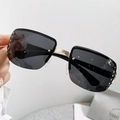 Lunettes de soleil demi-cerclées de luxe avec cristaux et verres gris foncé tendance - Monture Or Noir Gris