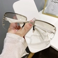 Lunettes de soleil carrées sans monture avec verres dégradés thé et détails de rivets - Monture Argent Blanc Verres Marron Clair