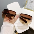 Lunettes de soleil sans monture marron dégradé avec strass argentés et monture dorée chic - Monture Or Thé Verres Dégradés Marron