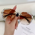 Gafas de sol sin montura con lentes degradadas marrones y detalles florales de cristales - Marco Dorado Té Degradado