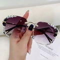 Gafas de sol sin montura con lentes degradadas moradas y detalles florales de cristal - Marco Dorado Gris Degradado