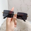Rahmenlose rechteckige Sonnenbrille mit grauen Gläsern und goldener Fassung - Goldener Rahmen Schwarzgraue Linse (C1)
