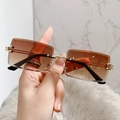 Gafas de sol rectangulares marrón degradado sin montura con detalles dorados - Marco Dorado Lentes Degradadas Marrón (C2)