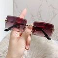Gafas de sol rectangulares sin montura con lentes degradadas moradas y herrajes dorados - Montura Dorada Doble Gris Oscuro (C3)