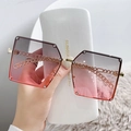Oversize frameless square sunglasses with gold chain temples and gradient pink lenses - Gold Frame Grey to Pink Gradient