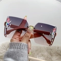 Modische randlose quadratische Sonnenbrille mit Verlaufsgläsern und Luxus-Strasssteinen - Rosa Rahmen/Grau-Rosa Verlauf