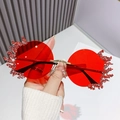 Lunettes de soleil rondes rouges sans monture avec cristaux flammes et cadre doré - Monture Dorée Verres Rouges