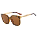 Fashionable oversized square tortoiseshell sunglasses with gold chain temples - Leopard Frame / Tea Lens