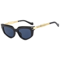 Occhiali da sole squadrati cat-eye alla moda con eleganti aste a catena dorata e lenti scure - Montatura Nera Lenti Grigie