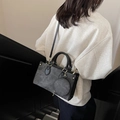Chic black tote bag with contrasting mini round pouch and adjustable crossbody strap - 25x10x15 / Dark Brown