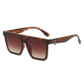 Retro oversized square sunglasses in tortoiseshell frame with brown gradient lenses - Leopard Frame / Tea Lens