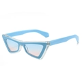 Occhiali da sole cat eye con montatura azzurra e lenti sfumate blu e arancioni - Montatura Blu Lenti Blu Rosa