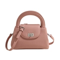 Borsa a mano plissettata rosa in pelle con chiusura argento e tracolla da donna - Rosa