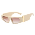 Lunettes de soleil rectangulaires à monture crème épaisse et verres marron dégradés - Monture Beige Verres Rouge Dégradé