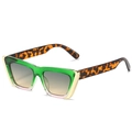 Occhiali da sole cat-eye con montatura bicolore e stanghette tartarugate - Montatura Verde Sfumata Lente Verde Gialla