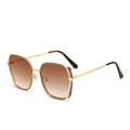Quadratische Sonnenbrille aus Goldmetall mit braunen Verlaufsgläsern und Schildpattbügeln - Goldener Rahmen Tee Gläser
