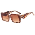 Fashionable leopard print square frame sunglasses with thick temples and brown gradient lenses - Leopard Frame / Tea Lens