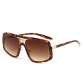 Occhiali da sole oversize tartarugati con lenti sfumate marroni e ponte in oro - Montatura Leopardata / Lenti Tè