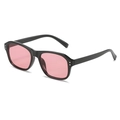 Lunettes de soleil carrées vintage avec monture noire, verres roses et rivets argentés - Monture noire verres violets