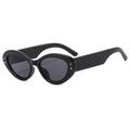 Lunettes de soleil œil de chat noires avec rivets étoiles dorées et verres foncés - Monture Noire Verres Gris