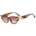 Retro square cat eye sunglasses with tortoise frame and pearl detail, 45-degree angle view - Leopard Frame / Tea Lens