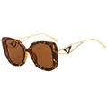 Y2K square tortoiseshell sunglasses with gold hollow heart metal temples and brown lenses - Leopard Frame / Tea Lens