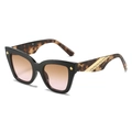 Occhiali da sole cat eye con montatura nera, aste tartarugate e lenti sfumate - Montatura Nera Aste Leopardate Lenti Marrone Rosa