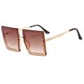 Fashionable square sunglasses with brown gradient lenses and golden textured metal temples - Champagne Frame Gradient Brown Lens