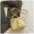 Light yellow crossbody handbag with dual zippers and wrinkled leather texture - Yellow Without Pendant